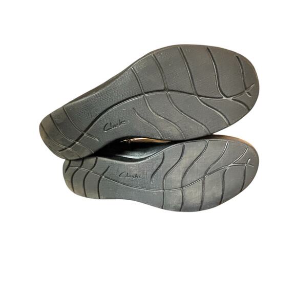 Clark’s Hope Track Black Leather Ankle Boot Size 6 Wide Side Zip Wedge Heel - Picture 8 of 9